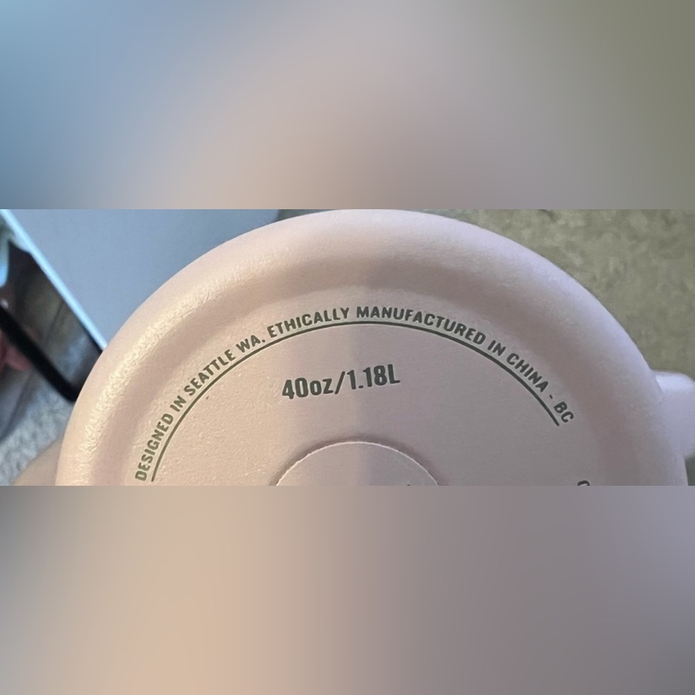 FAKE VS REAL STANLEY TUMBLER - Picture 2 of 8